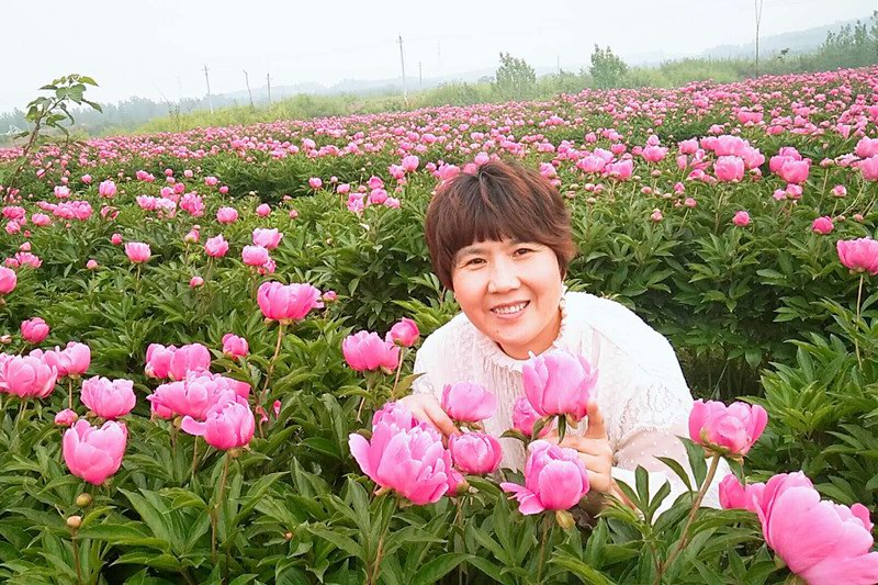 對待工作兢兢業(yè)業(yè) 對待同事滿(mǎn)腔熱情