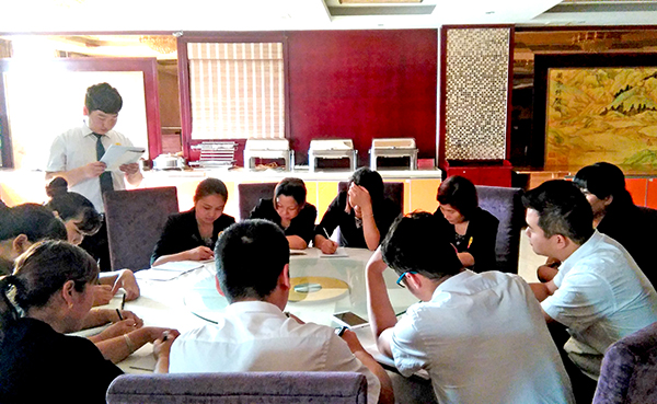 提高員工業(yè)務(wù)素質(zhì) 積極備戰“結婚季”