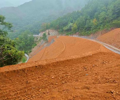 雙河金礦 |筑牢生態(tài)屏障，鋪就“三生共贏(yíng)”之路